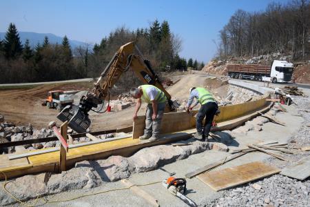 OBNOVA CESTE GRAHOVO BLOČICE 01 FOTO LJUBO VUKELIČ